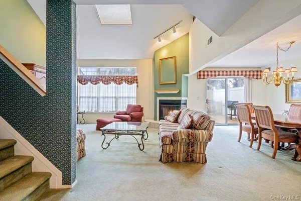 $645,000 | 62 Mystic Circle, Bay Shore, NY 11706