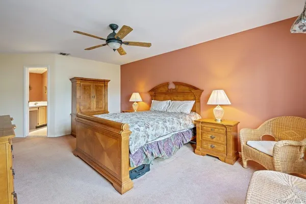 $645,000 | 62 Mystic Circle, Bay Shore, NY 11706