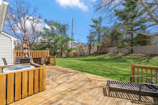 $645,000 | 62 Mystic Circle, Bay Shore, NY 11706