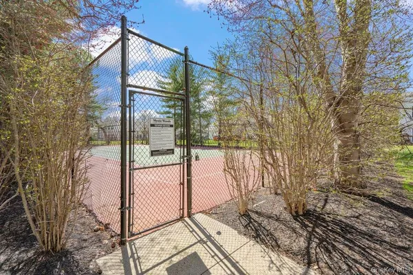 $645,000 | 62 Mystic Circle, Bay Shore, NY 11706