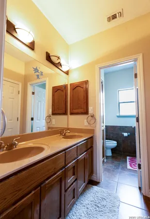 $507,000 | 518 Jack Nicklaus Drive, Devine, TX 78016