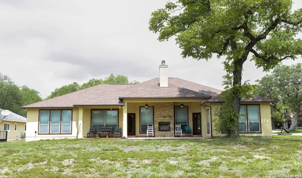 $507,000 | 518 Jack Nicklaus Drive, Devine, TX 78016