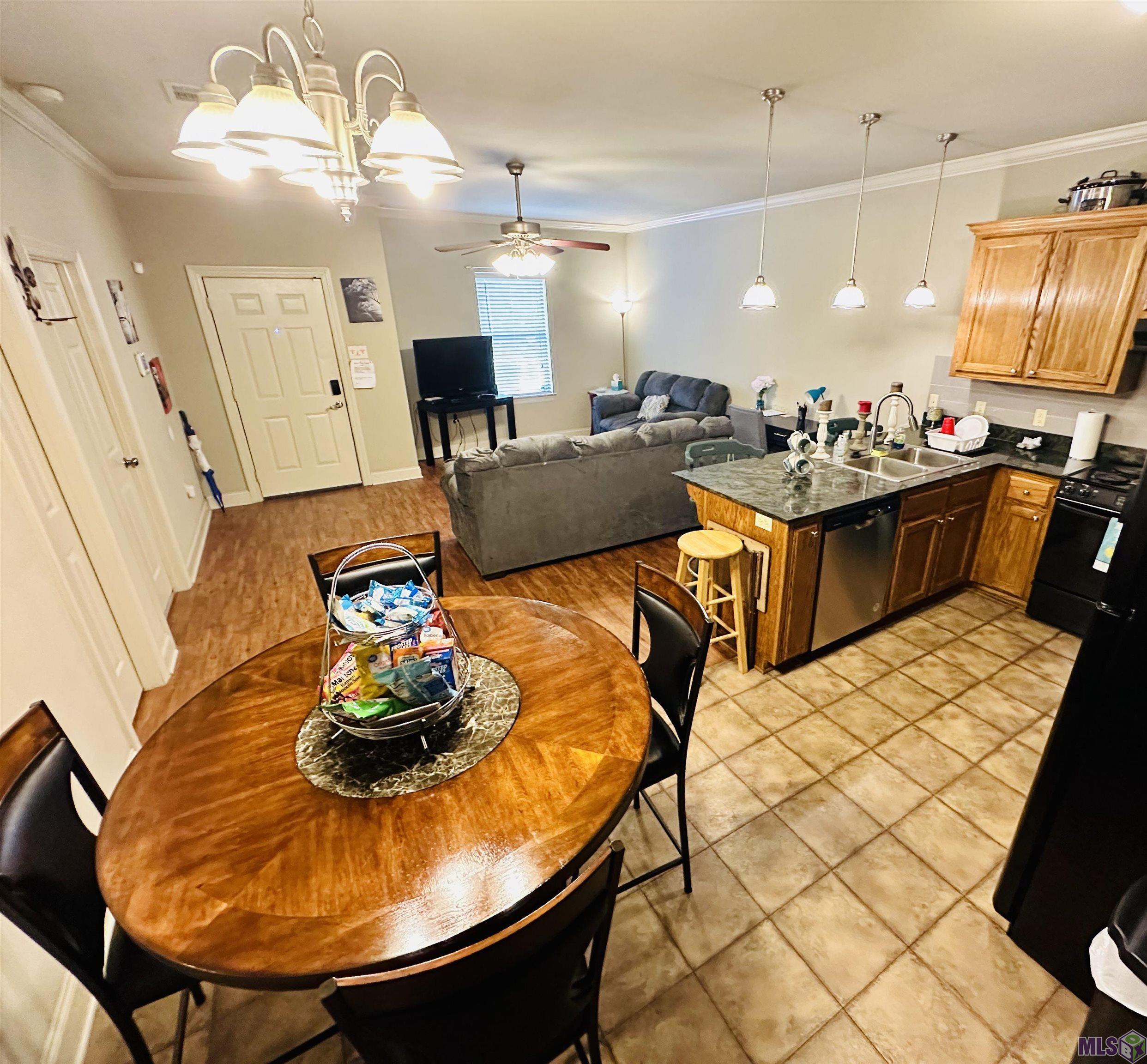 9026 Pecan Street Baton Rouge, LA 70810 - Photo 4 of 11 Kitchen