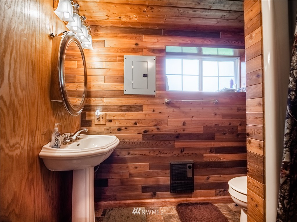 16377 Taylor Road Mount Vernon, WA 98273 - Photo 11 of 40 Gallery Image 11