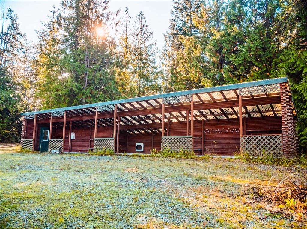 16377 Taylor Road Mount Vernon, WA 98273 - Photo 4 of 40 Gallery Image 4