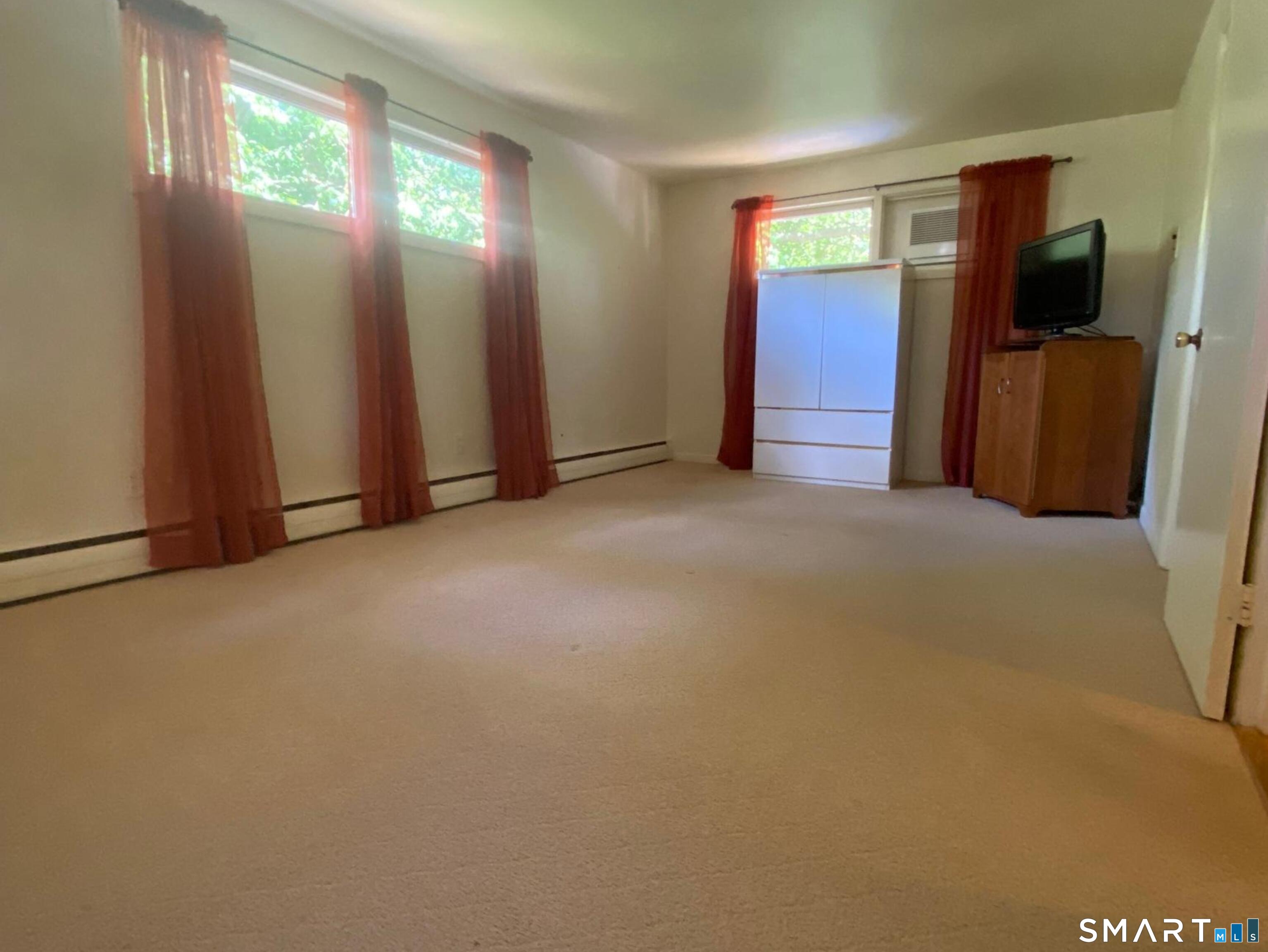 8 Commodore Street Norwich, CT 06360 - Photo 20 of 38