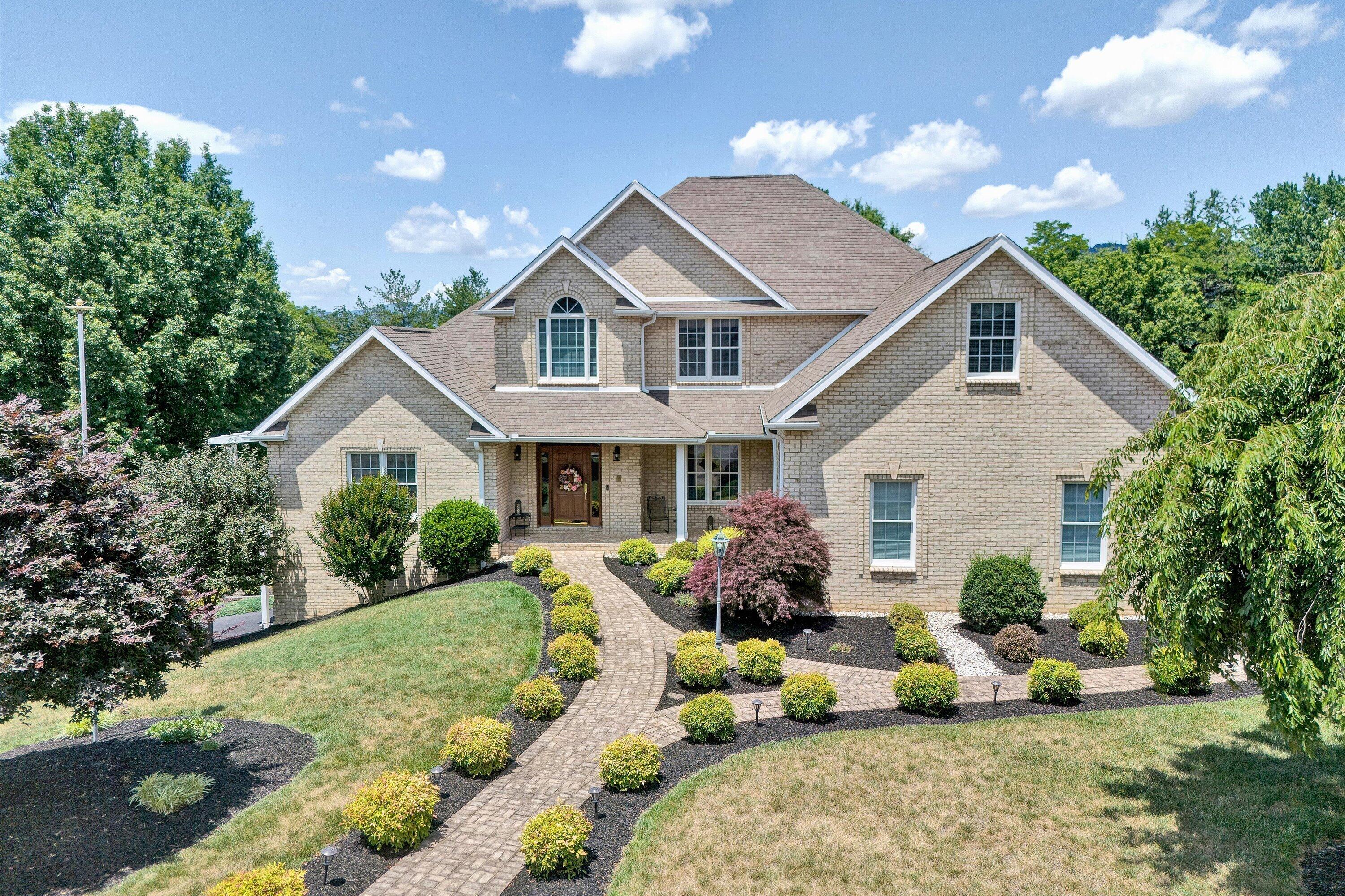 134 Stoneybrook Road Roanoke, VA 24019 - Photo 2 of 76 01-DJI_20260611130023