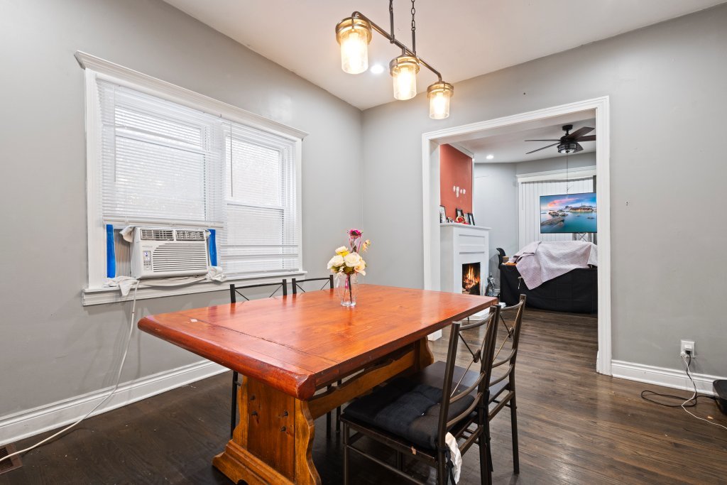 3710 West 60th Place Chicago, IL 60629 - Photo 5 of 29