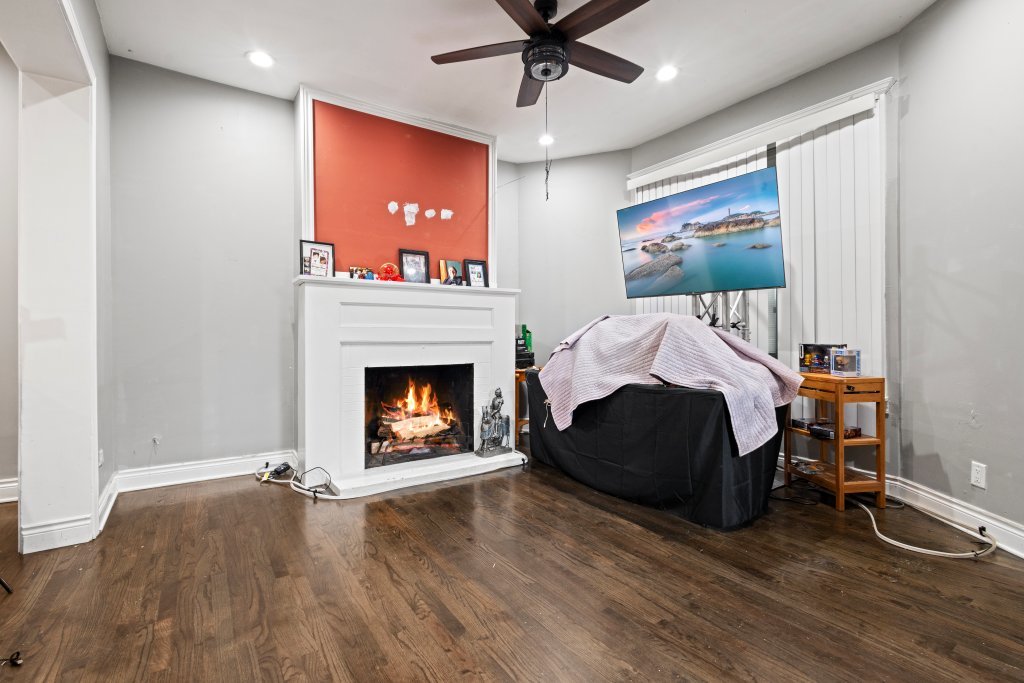 3710 West 60th Place Chicago, IL 60629 - Photo 7 of 29