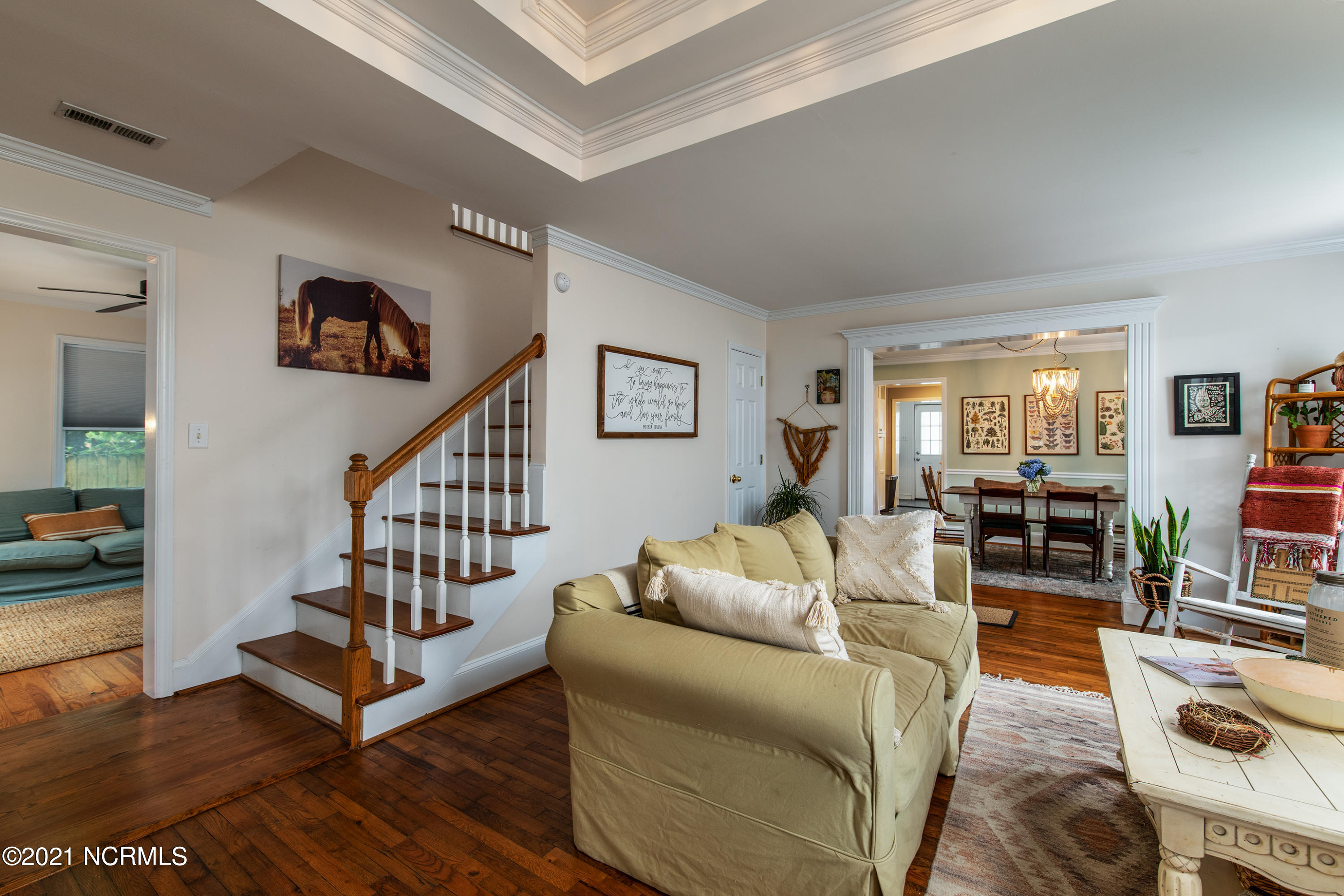 1423 Rhem Avenue New Bern, NC 28560 - Photo 6 of 50 Stunning Living Room