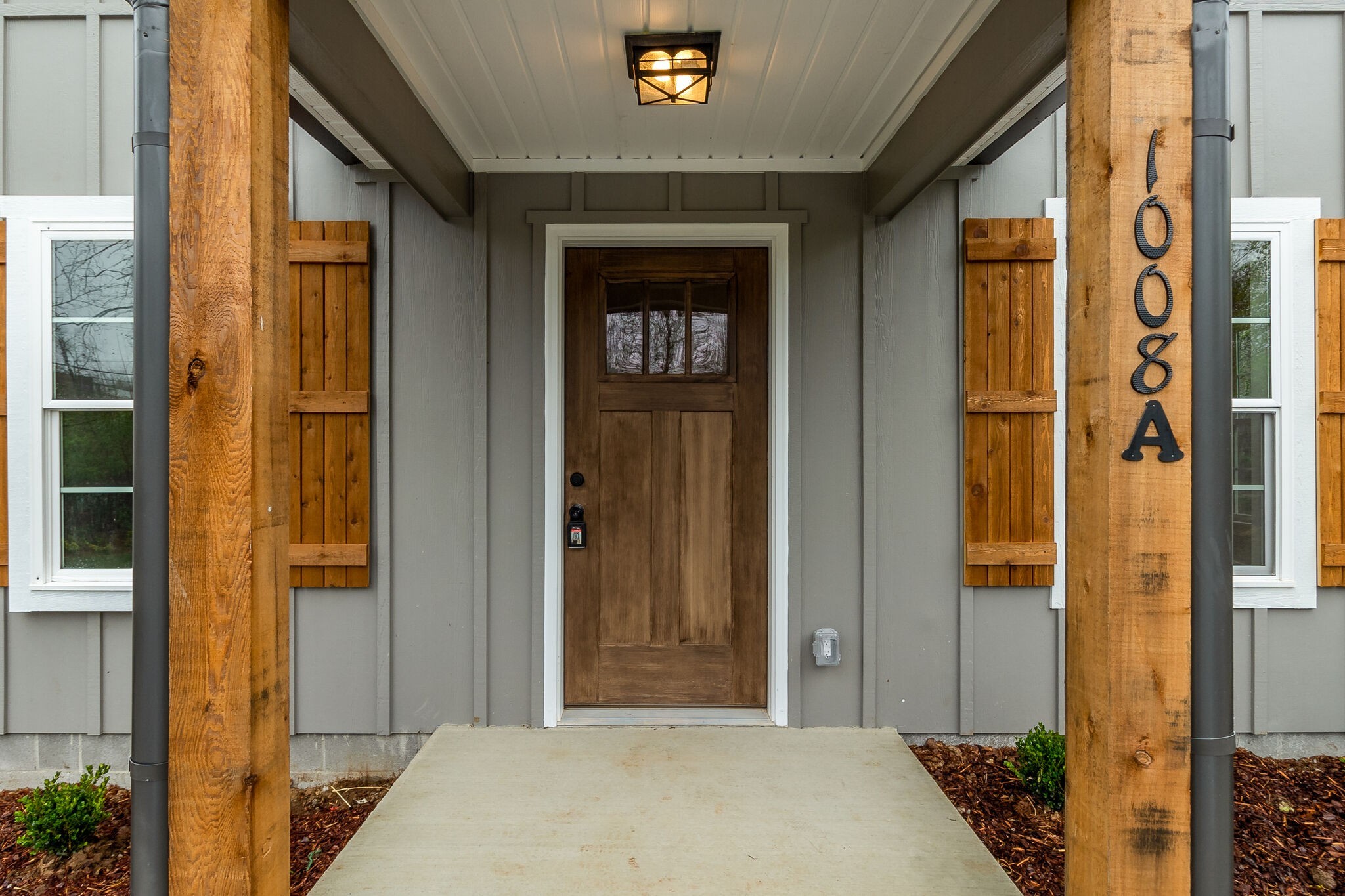 1008 Beckett Street, Unit A Columbia, TN 38401 - Photo 4 of 29 a view of a front door of house