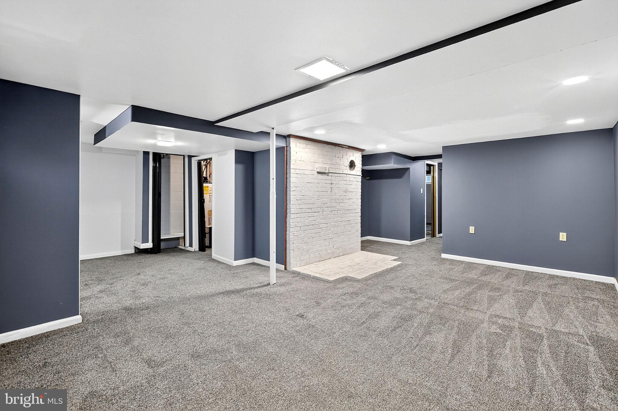 721 South Halsey Road Dover, DE 19901 - Photo 28 of 41 Versatile space ready for your vision.