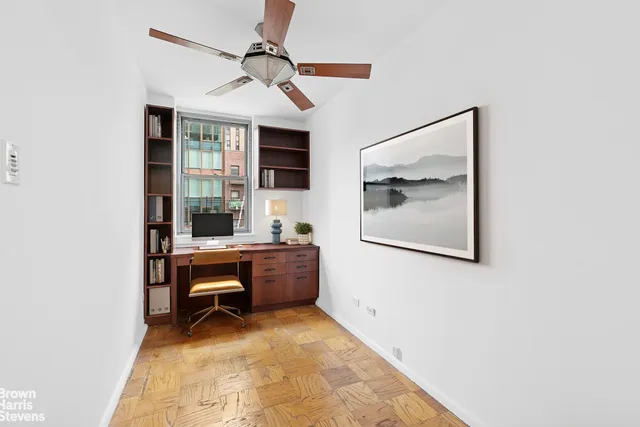 $950,000 | 32 Gramercy Park South, Unit 5J | Gramercy