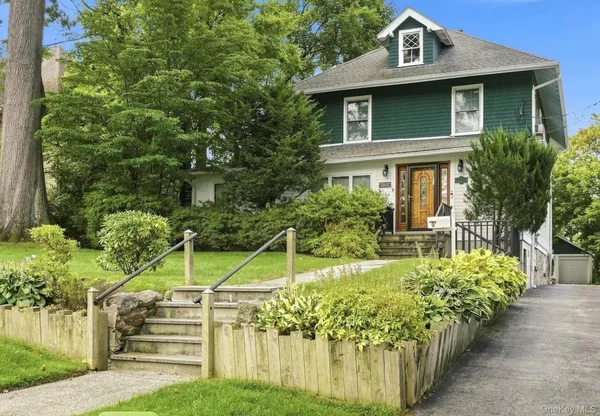 $1,350,000 | 5 Woodland Place, White Plains, NY 10606