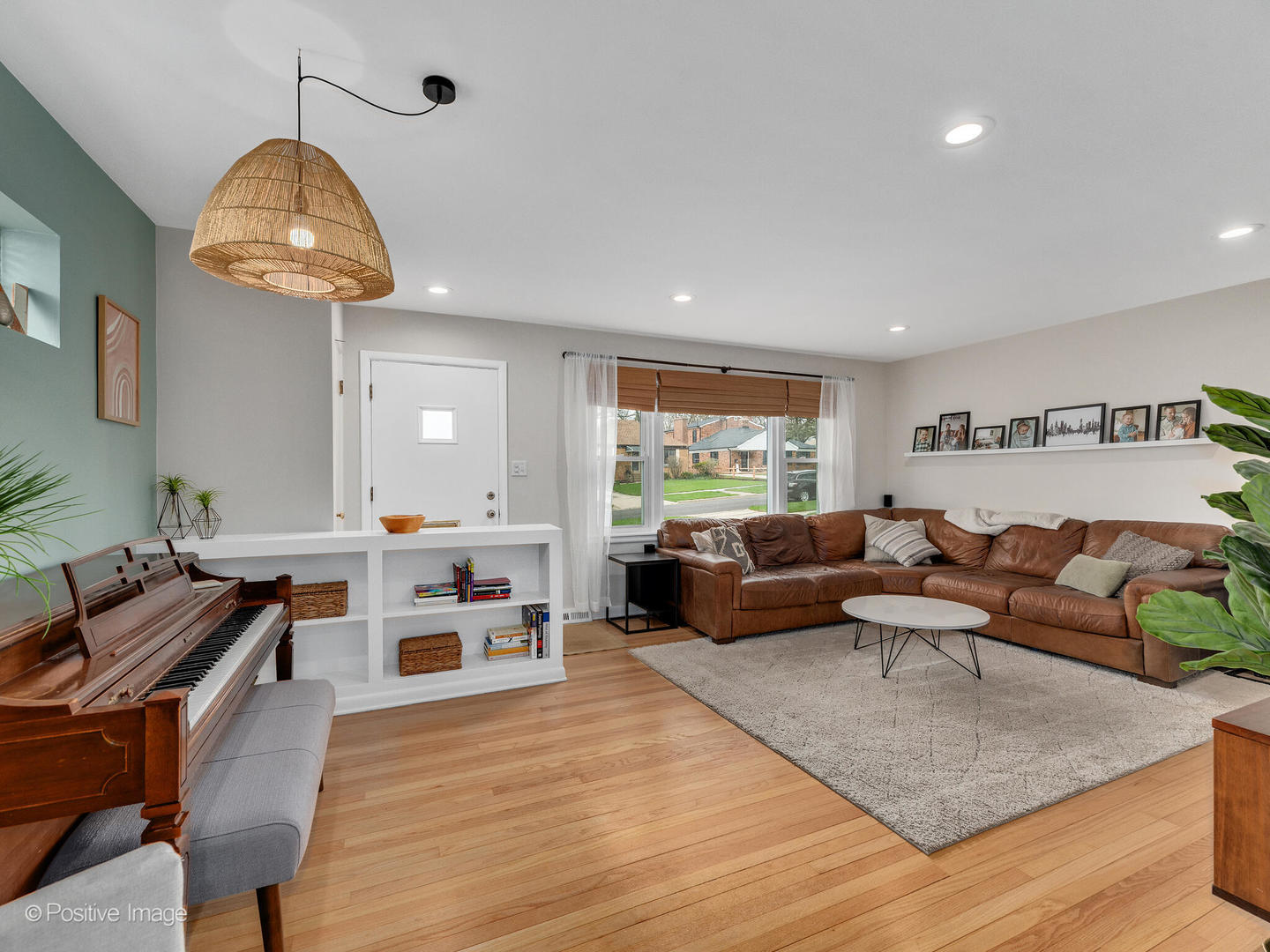 503 Kipling Court Wheaton, IL 60187 - Photo 4 of 27 a living room with furniture and a wooden floor