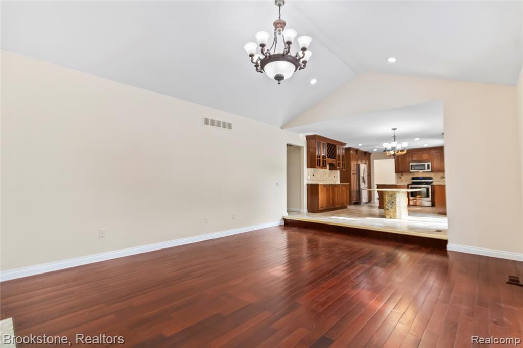 3807 Beechcrest Road Rochester Hills, MI 48309 - Photo 17 of 49 Gallery Image 17