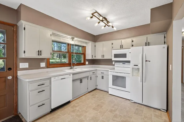 $379,900 | 18554 St Francis Boulevard Northwest, Anoka, MN 55303