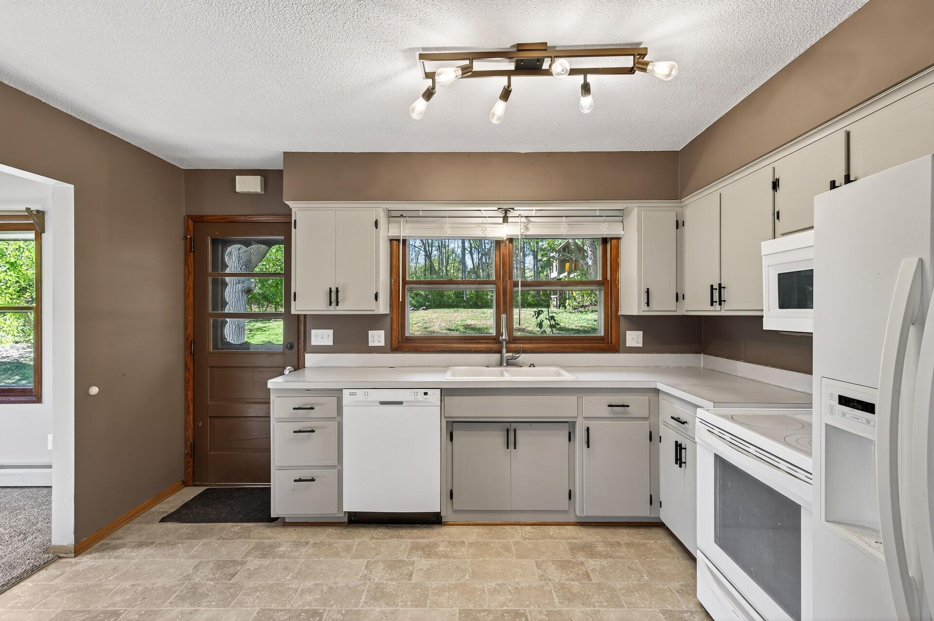 18554 St Francis Boulevard Northwest Anoka, MN 55303 - Photo 13 of 52