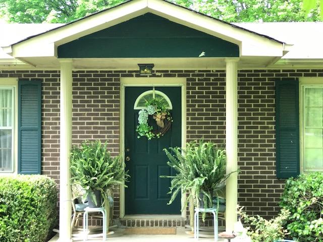 2804 Cat Creek Road Manchester, TN 37355 - Photo 2 of 14 Close up view of the front porch entry