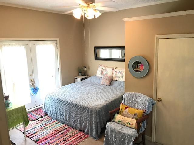 2804 Cat Creek Road Manchester, TN 37355 - Photo 8 of 14 large den with walk in closet, utility room being currently used as a 4th bedroom