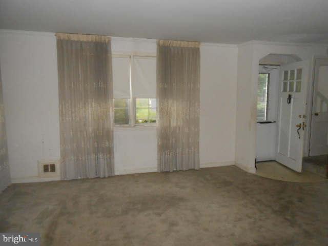 6918 Fieldcrest Road Baltimore, MD 21215 - Photo 4 of 19 Interior (General)