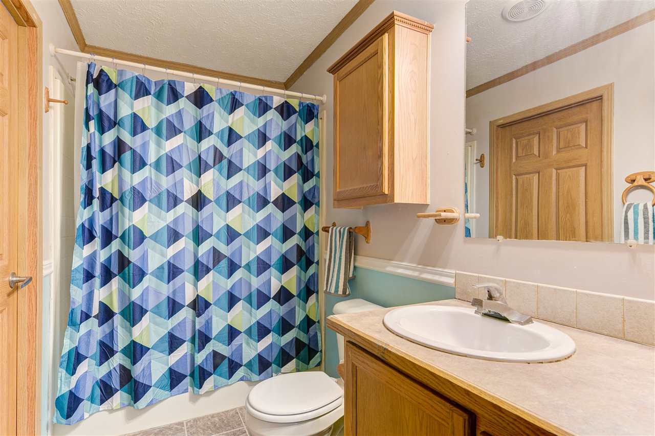 226 South Weldon Road Beulah, MI 49617 - Photo 20 of 43 1857999-19.JPG