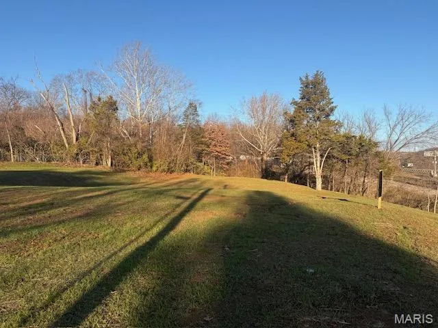 $129,000 | 1 Eastview Drive, Fenton, MO 63026