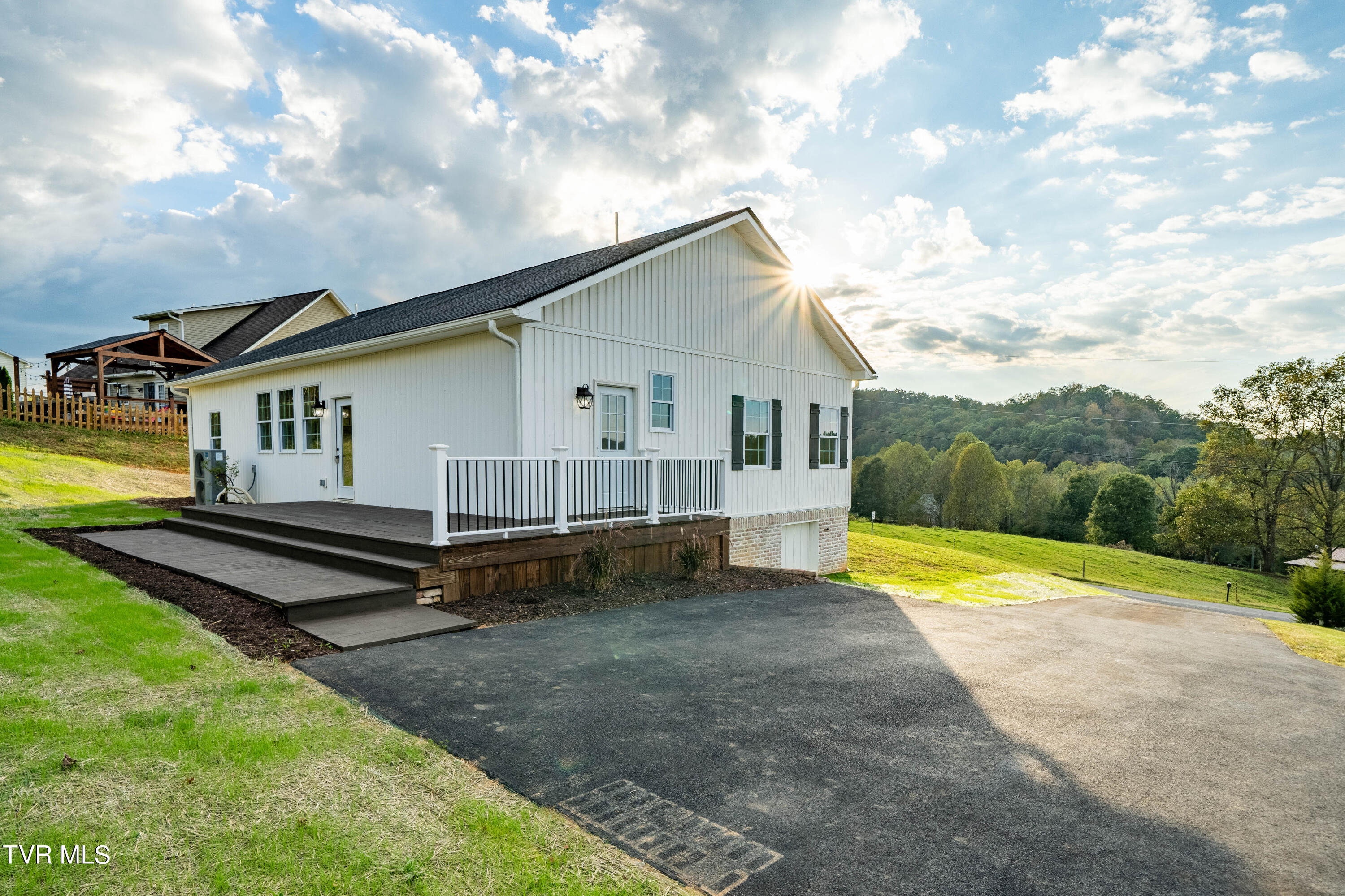 1344 Timber Ridge Road Bluff City, TN 37618 - Photo 21 of 51 1344 Timber Ridge Rd (21 of 51)