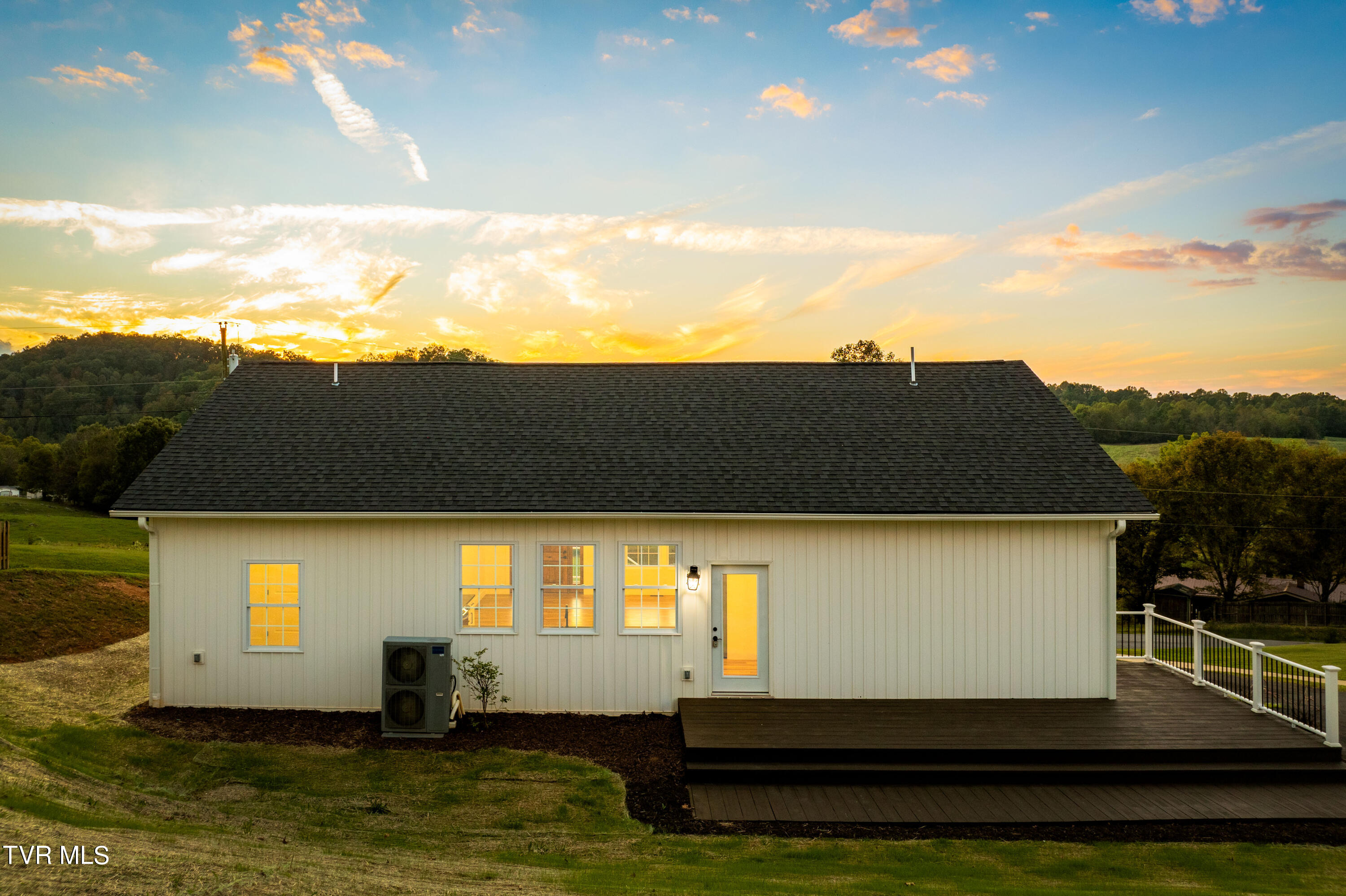 1344 Timber Ridge Road Bluff City, TN 37618 - Photo 5 of 51 1344 Timber Ridge Rd (5 of 51)