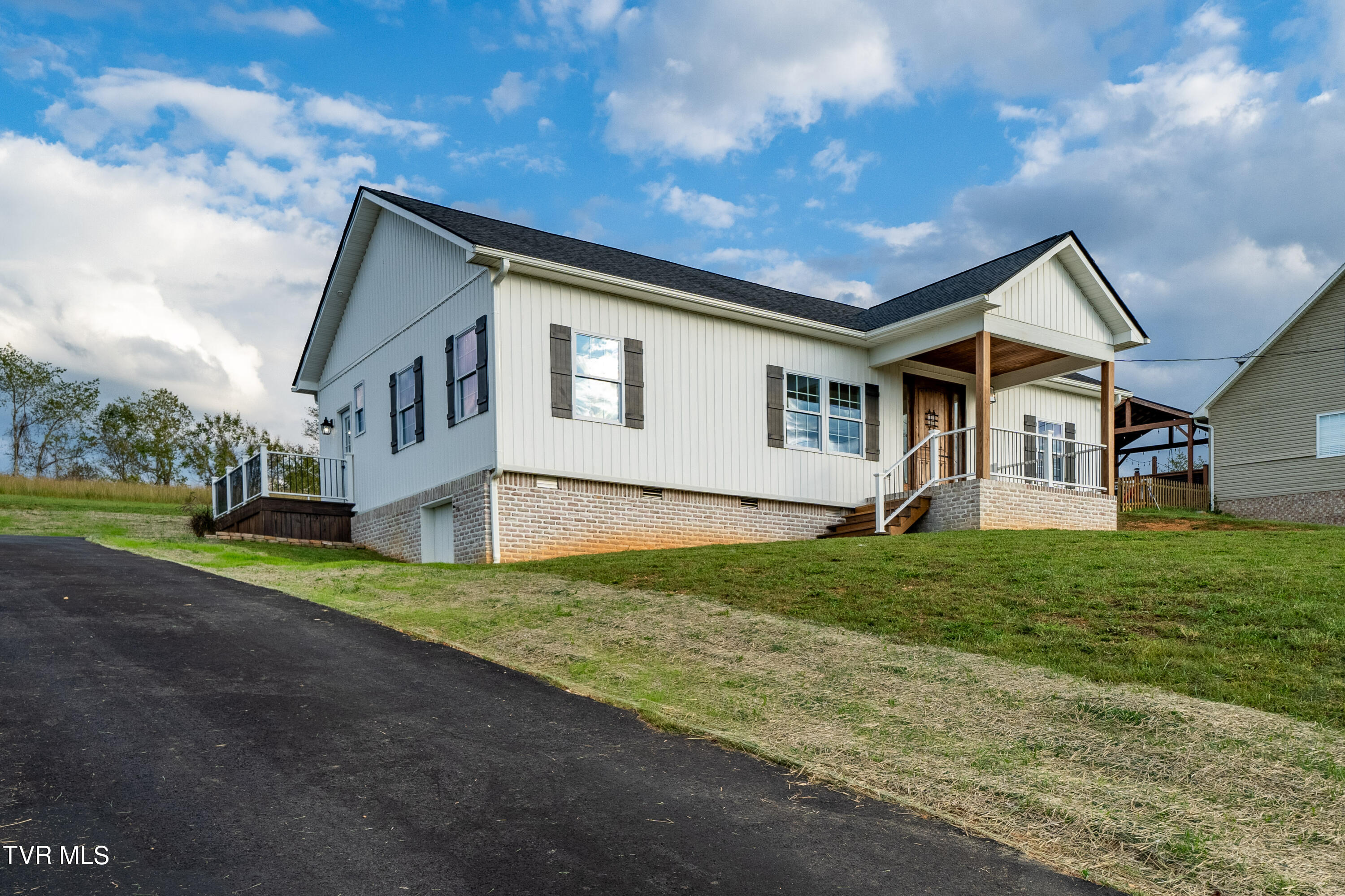 1344 Timber Ridge Road Bluff City, TN 37618 - Photo 9 of 51 1344 Timber Ridge Rd (9 of 51)