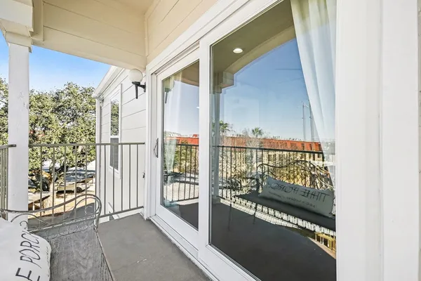 $1,850 | 307 Yacht Club Lane, Unit 307, El Lago, TX 77586