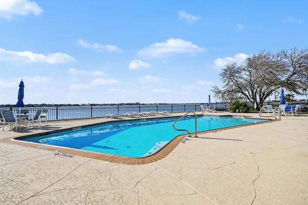 $1,850 | 307 Yacht Club Lane, Unit 307, El Lago, TX 77586