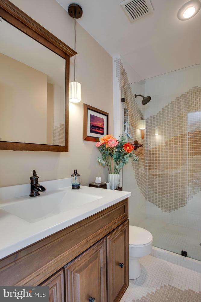 11252 Handlebar Road Reston, VA 20191 - Photo 16 of 30 Bath