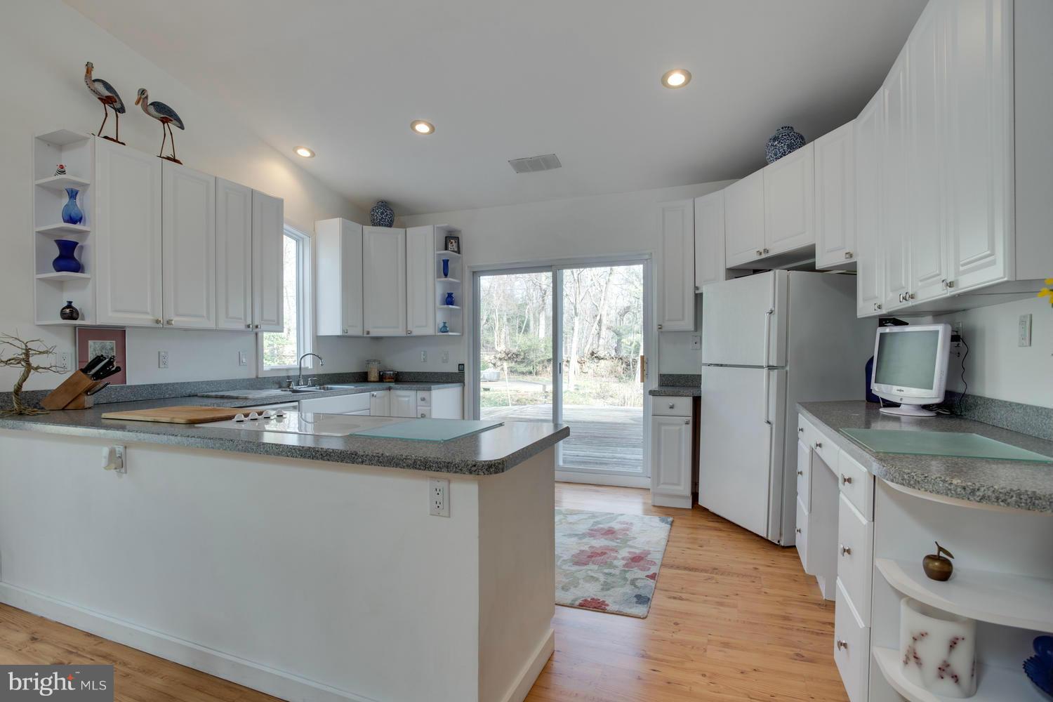 11252 Handlebar Road Reston, VA 20191 - Photo 5 of 30 Kitchen