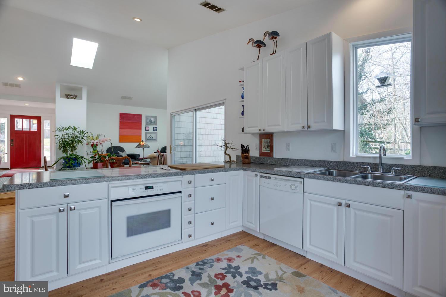 11252 Handlebar Road Reston, VA 20191 - Photo 6 of 30 Kitchen