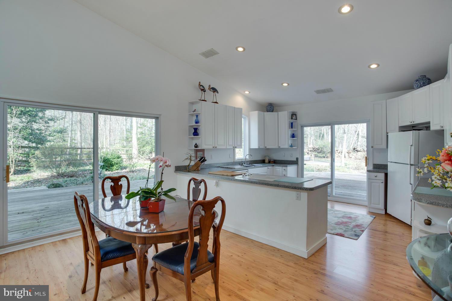 11252 Handlebar Road Reston, VA 20191 - Photo 7 of 30 Dining Room