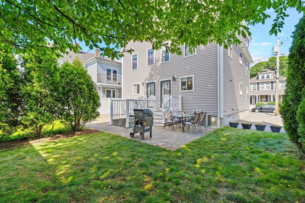 61 Parmenter Road, Unit 1 Waltham, MA 02453 - Photo 27 of 31