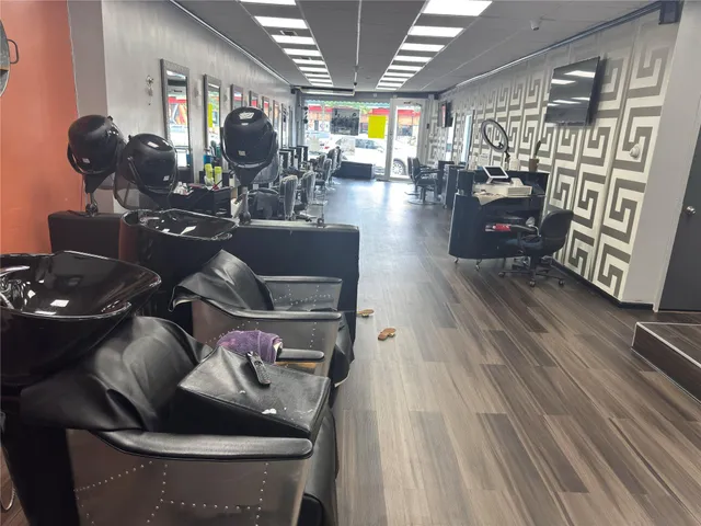 $949,900 | 19920 Hollis Avenue | Hollis