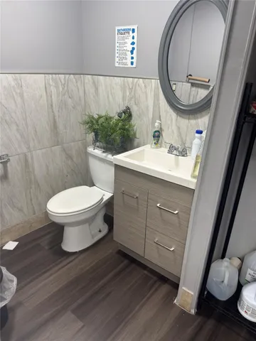 $949,900 | 19920 Hollis Avenue | Hollis