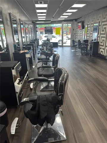 $949,900 | 19920 Hollis Avenue | Hollis