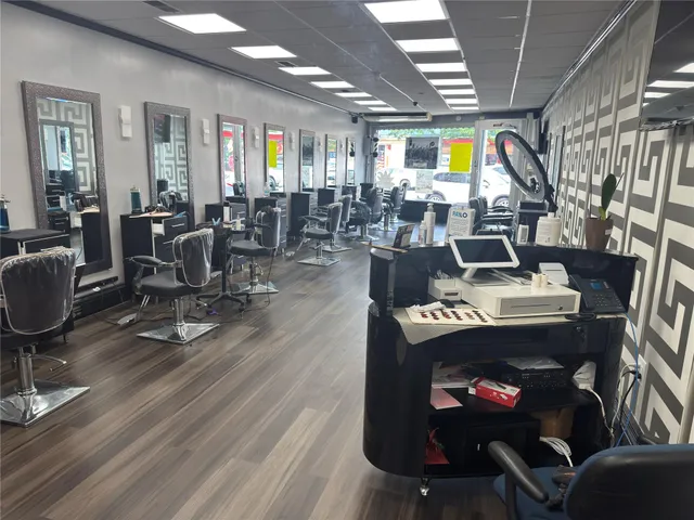 $949,900 | 19920 Hollis Avenue | Hollis