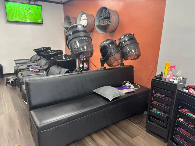 $949,900 | 19920 Hollis Avenue | Hollis