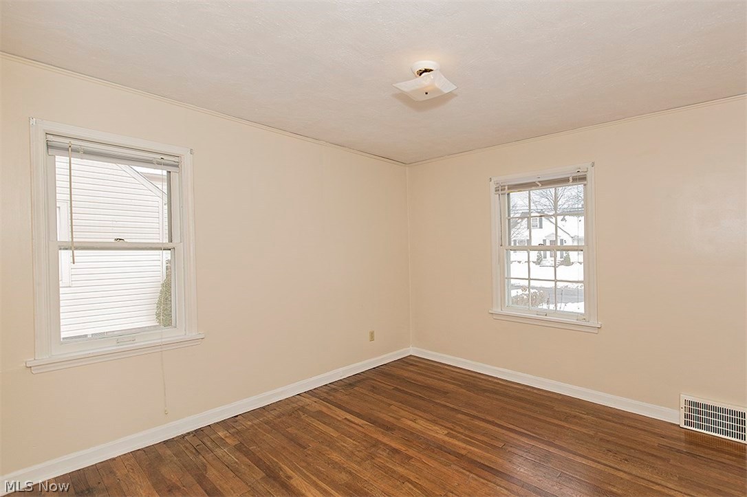 1148 Gordon Road Lyndhurst, OH 44124 - Photo 11 of 18 Gallery Image 11