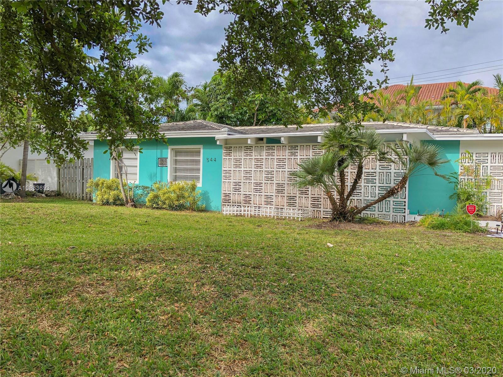 544 Warren Lane Key Biscayne, FL 33149 - Photo 2 of 11