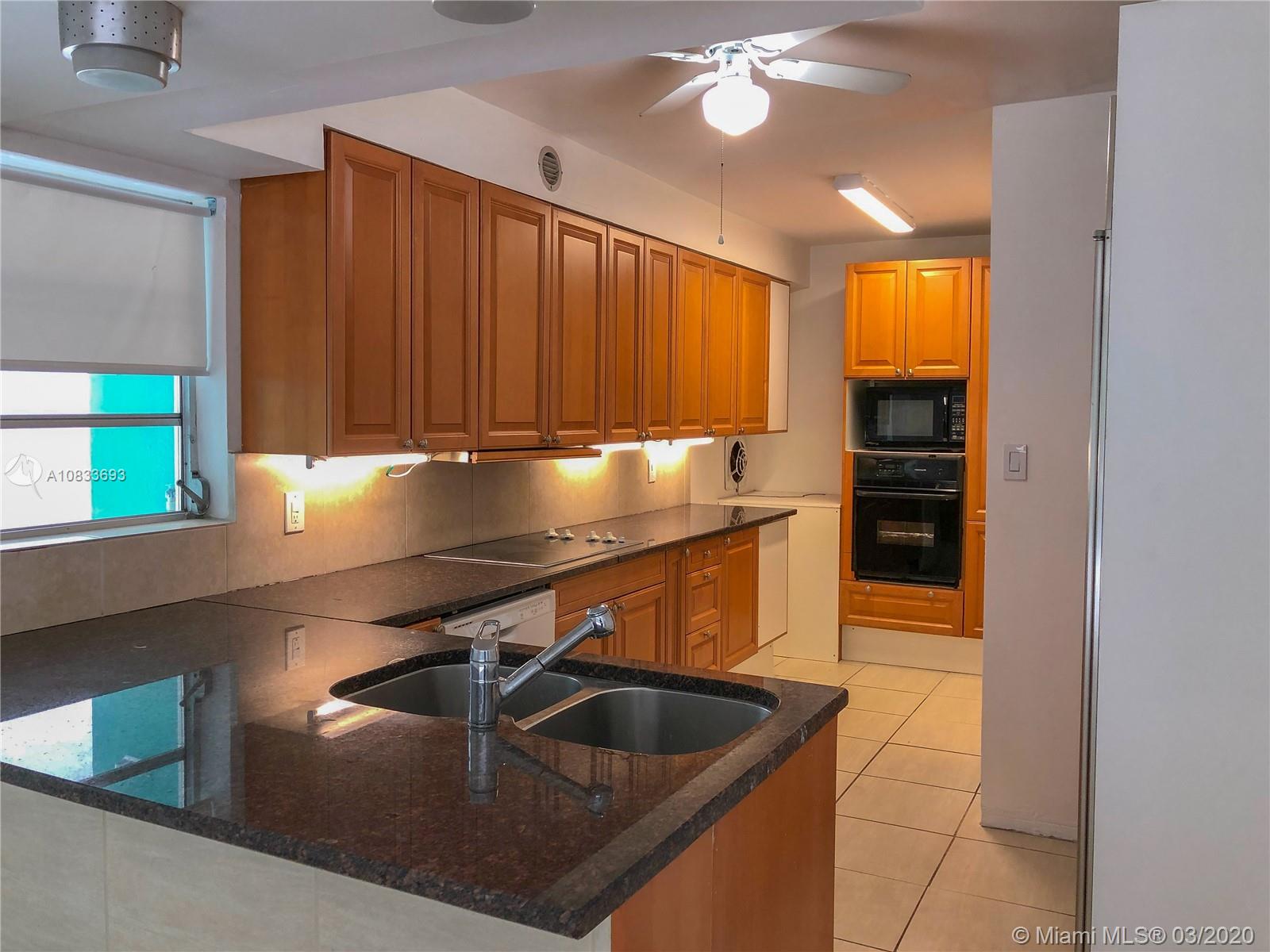 544 Warren Lane Key Biscayne, FL 33149 - Photo 5 of 11