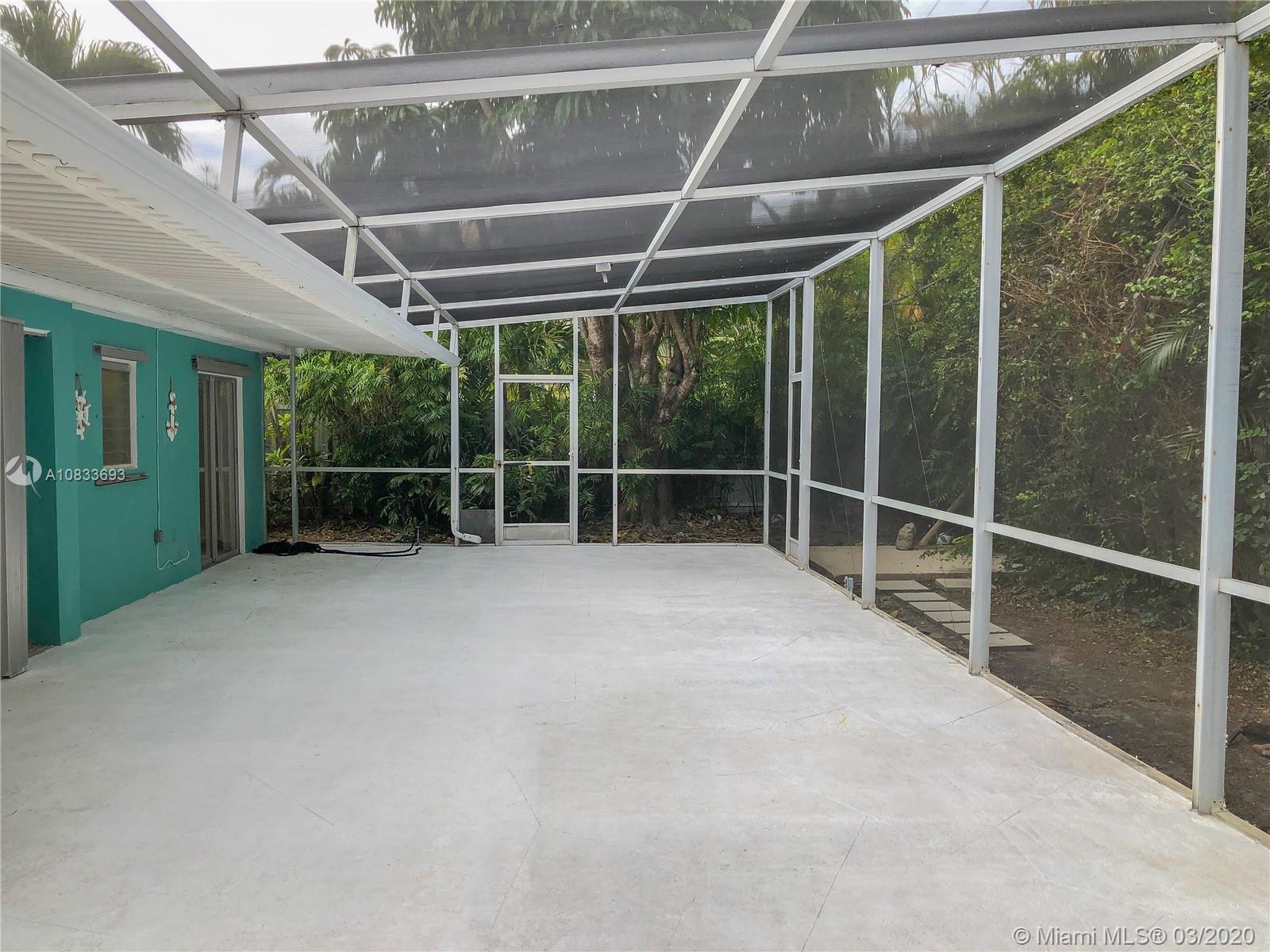 544 Warren Lane Key Biscayne, FL 33149 - Photo 10 of 11