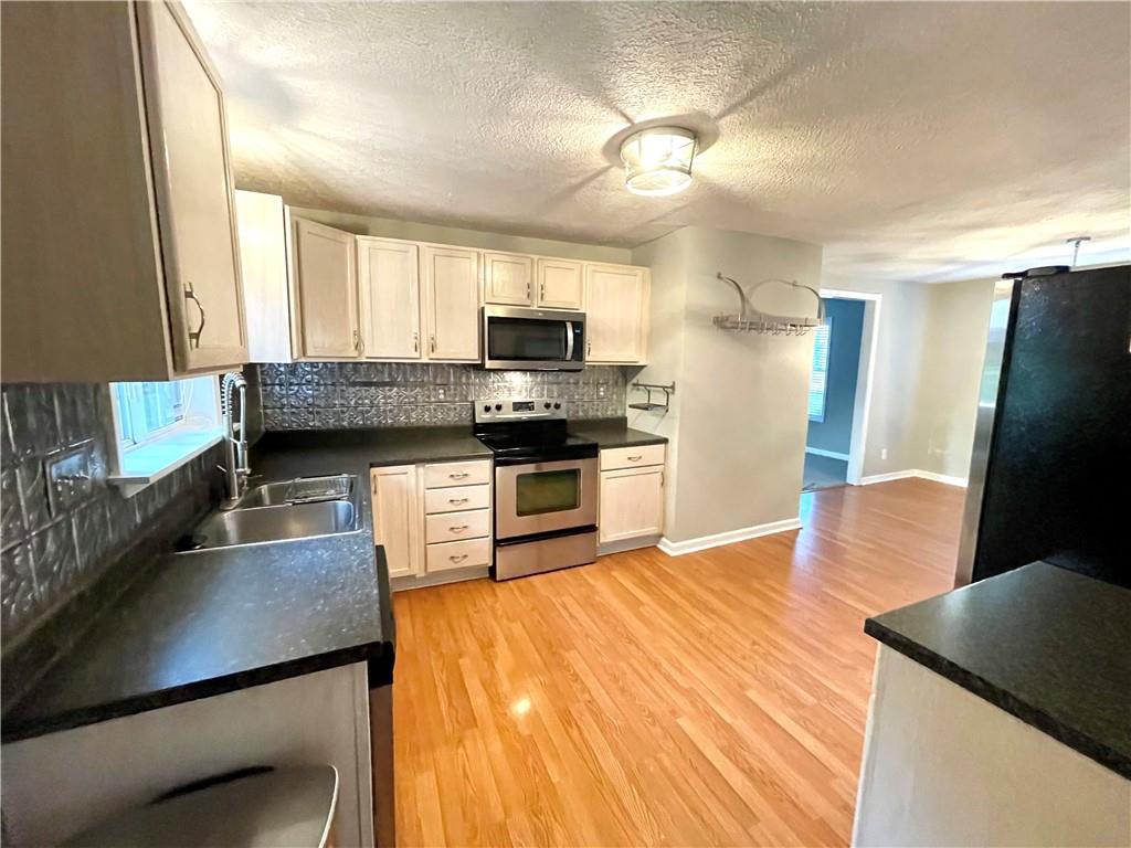 339 West Stop 11 Road Indianapolis, IN 46217 - Photo 11 of 39 Gallery Image 11
