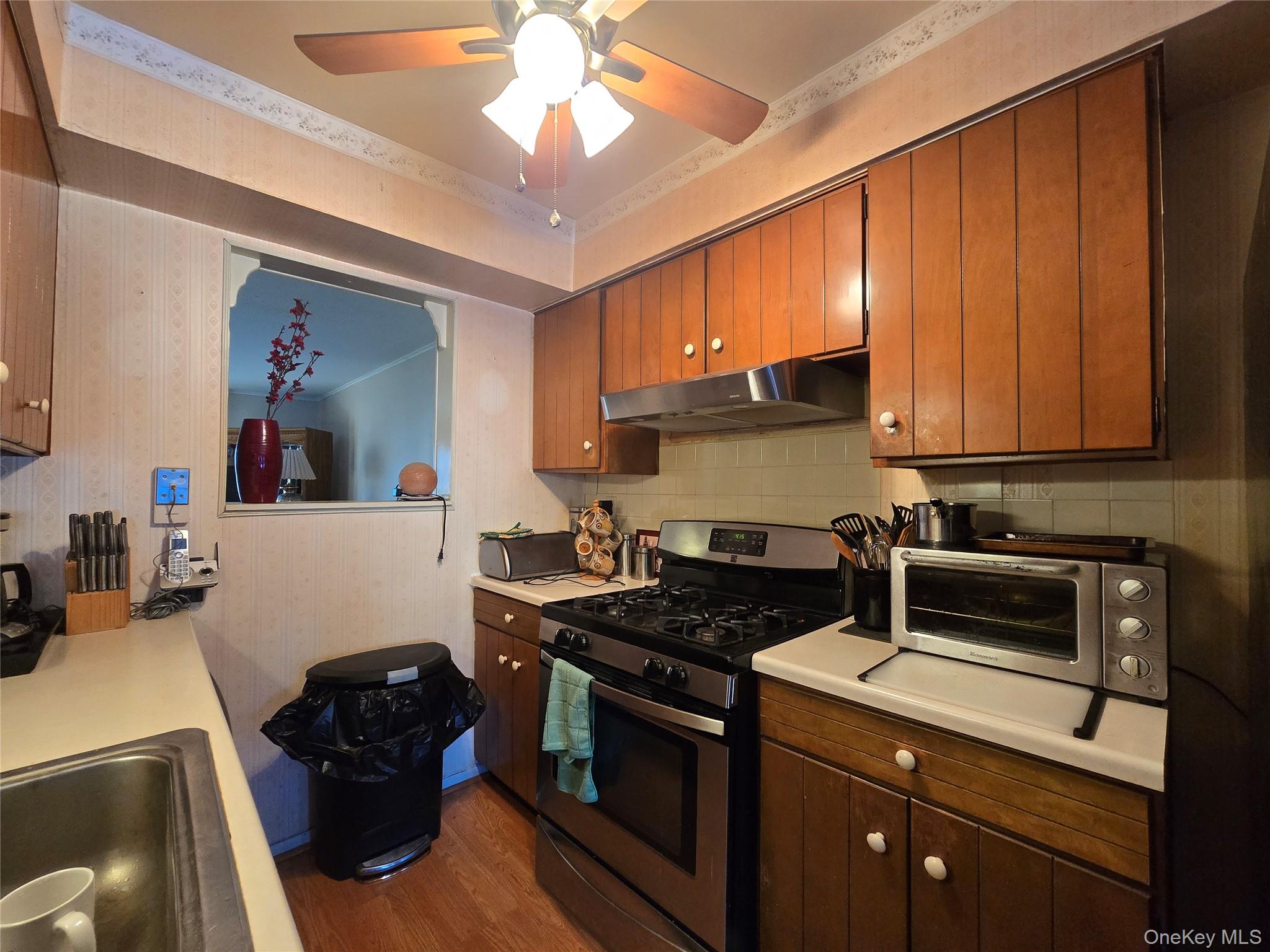 34 Hampton Court Middletown, NY 10941 - Photo 5 of 20