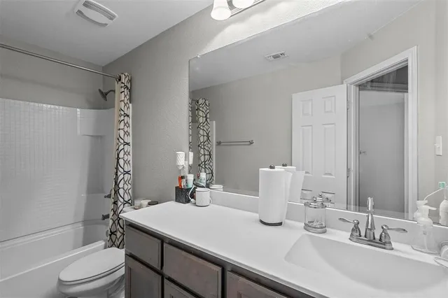 $2,400 | 1948 Day Break Drive, Lancaster, TX 75146