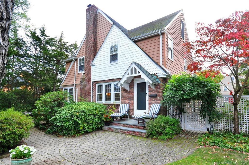 Be a part of West Hartford center life! Amazingly private grounds, steps from the town center.
